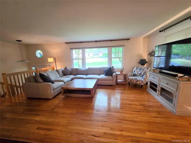 $899,000 | 40 Magnolia Road, Briarcliff Manor, NY 10510