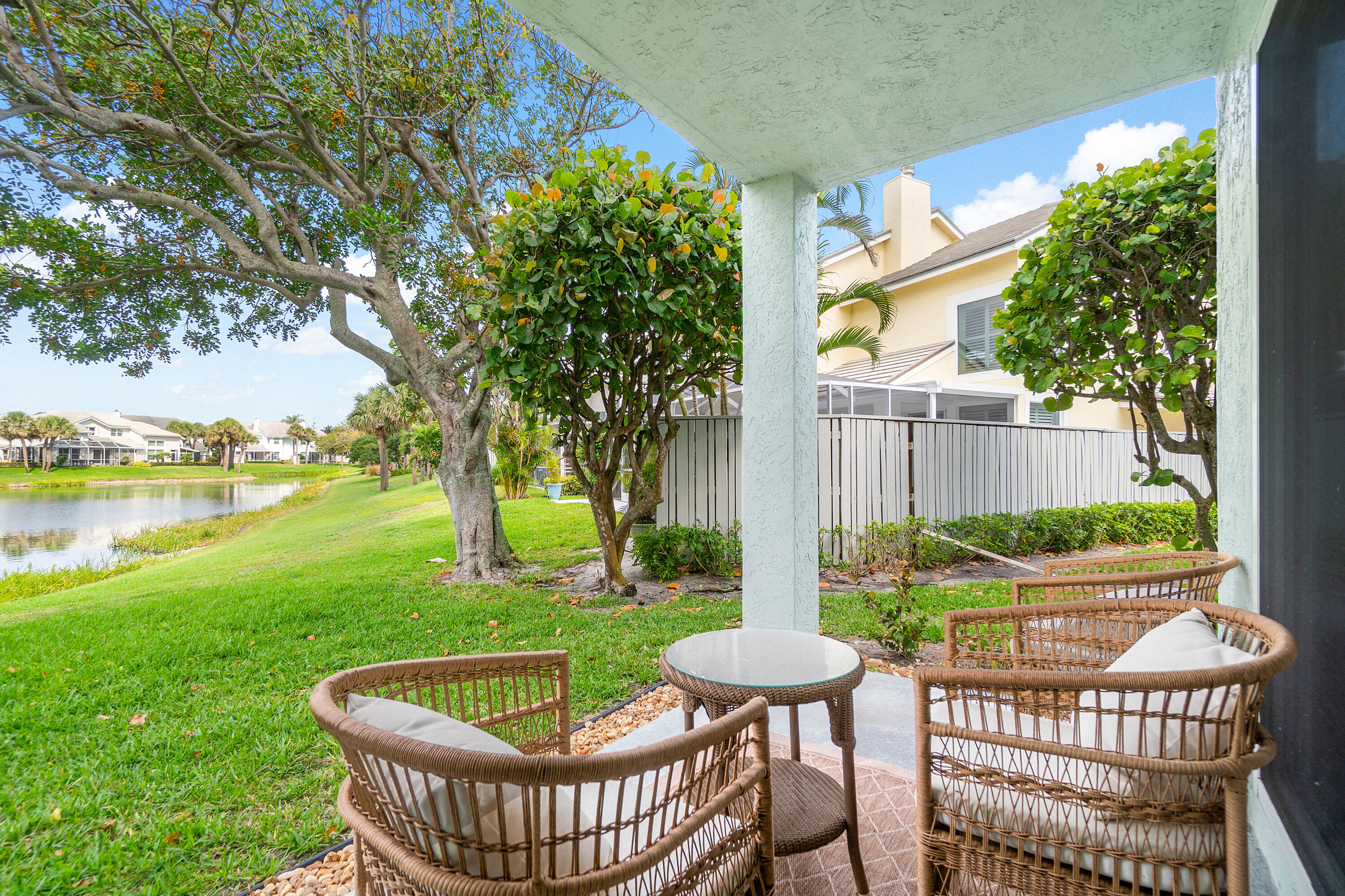 807 Mainsail Circle Jupiter, FL 33477 - Photo 24 of 35 Outdoor seating