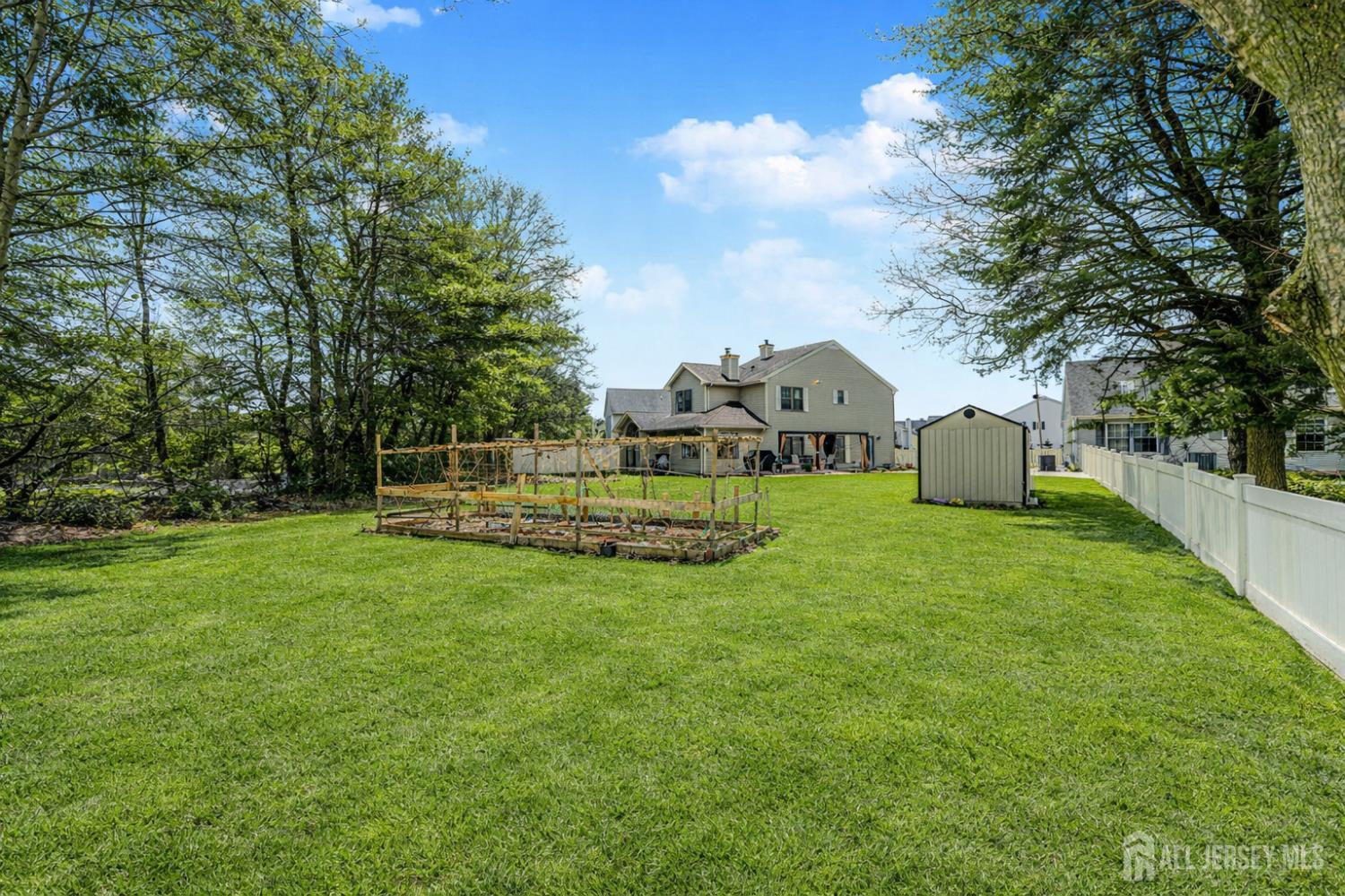 32 Rice Run East Brunswick, NJ 08816 - Photo 2 of 37