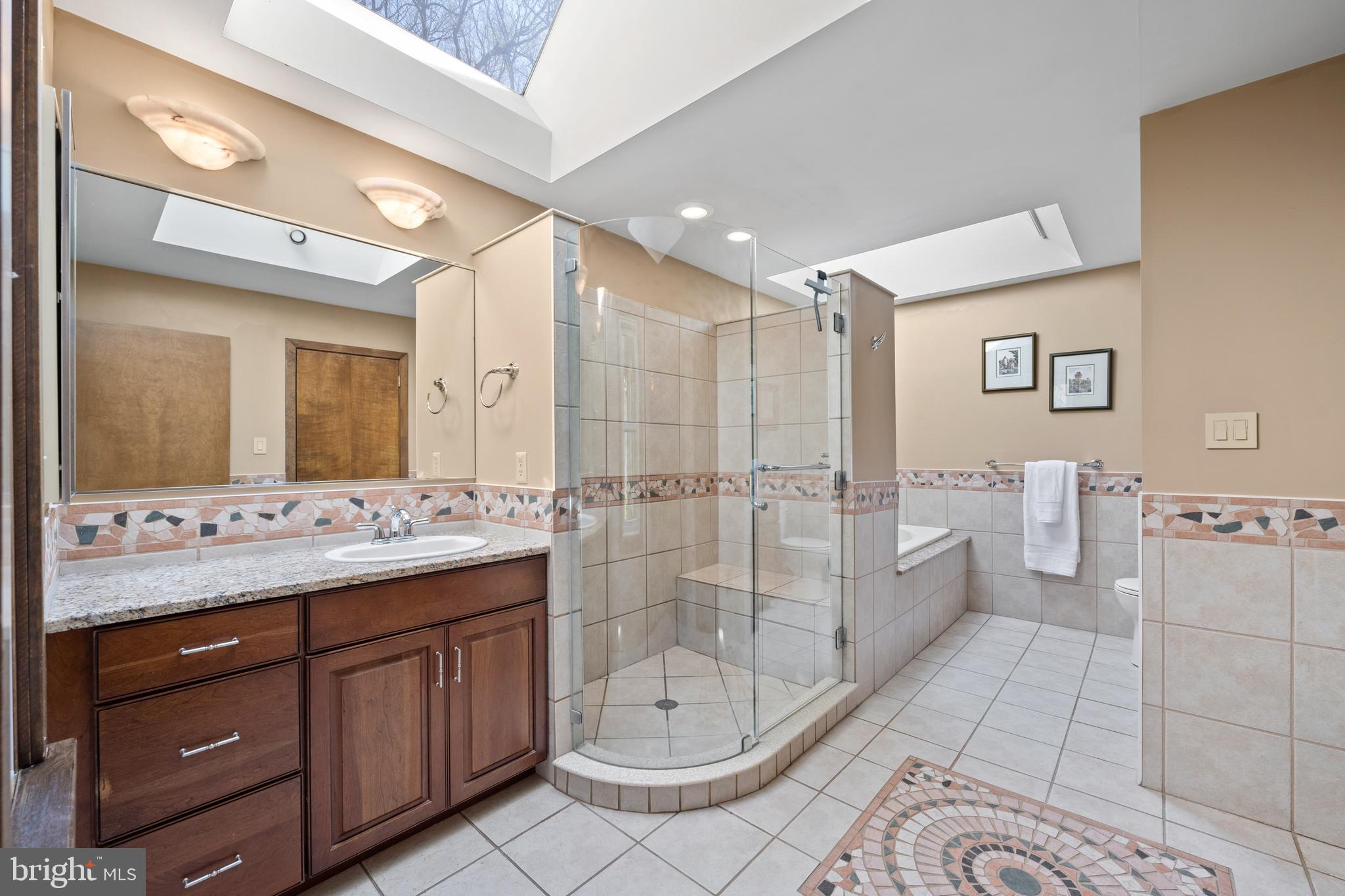 650 Strafford Circle Wayne, PA 19087 - Photo 22 of 45 Primary Bath