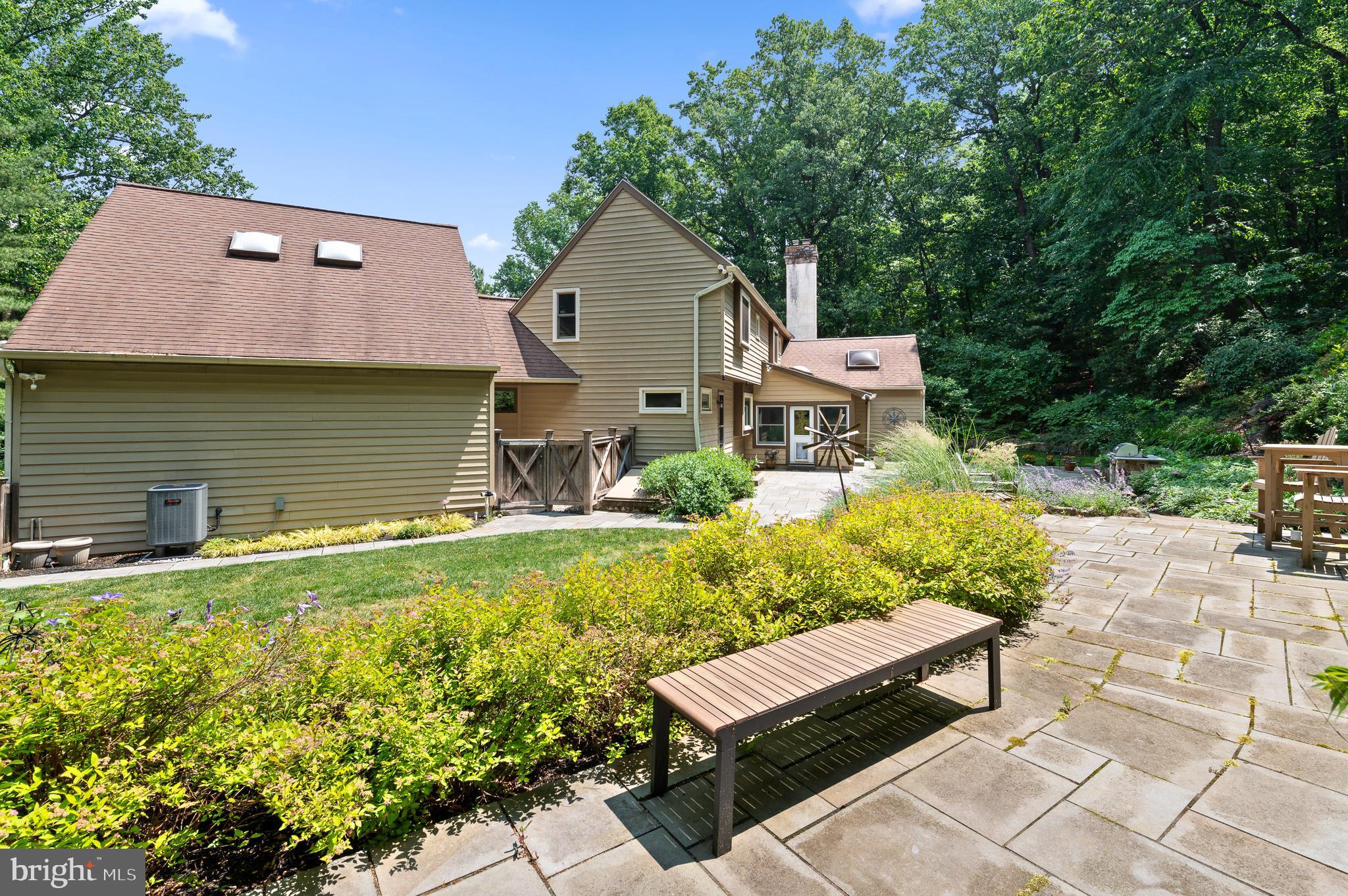 650 Strafford Circle Wayne, PA 19087 - Photo 3 of 45