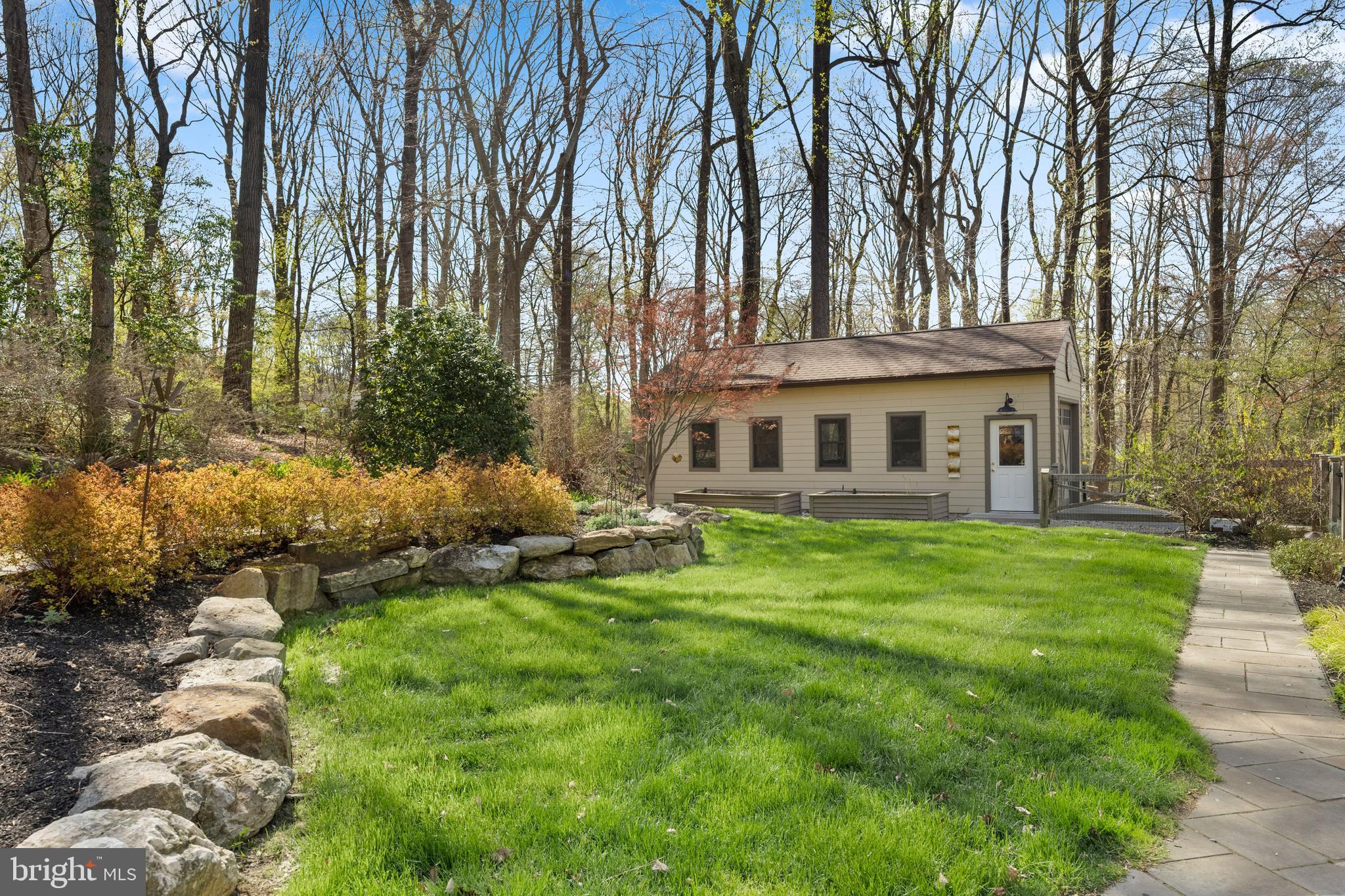 650 Strafford Circle Wayne, PA 19087 - Photo 38 of 45 Rear backyard