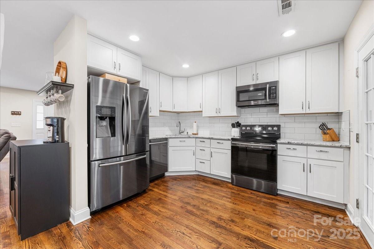 2526 Clearkirk Court Matthews, NC 28105 - Photo 16 of 47