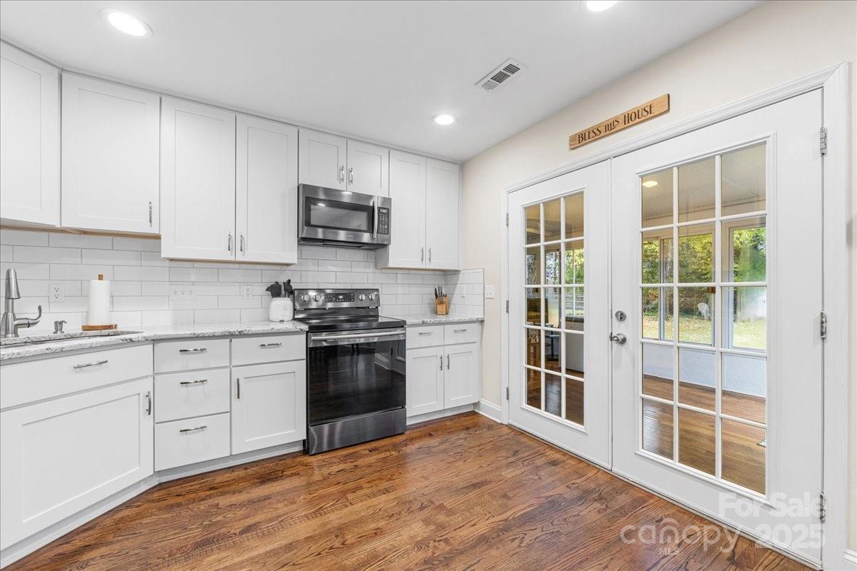 2526 Clearkirk Court Matthews, NC 28105 - Photo 17 of 47