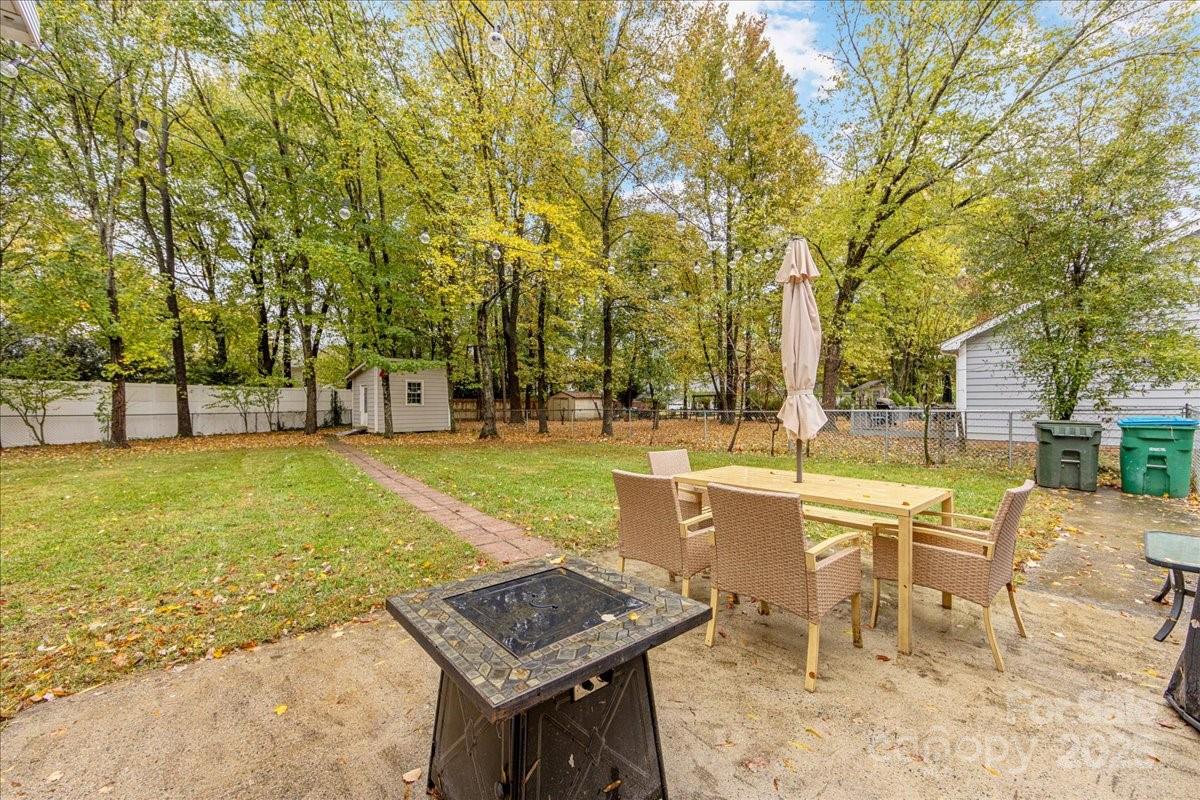 2526 Clearkirk Court Matthews, NC 28105 - Photo 38 of 47