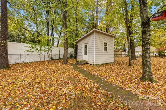 $439,500 | 2526 Clearkirk Court, Matthews, NC 28105