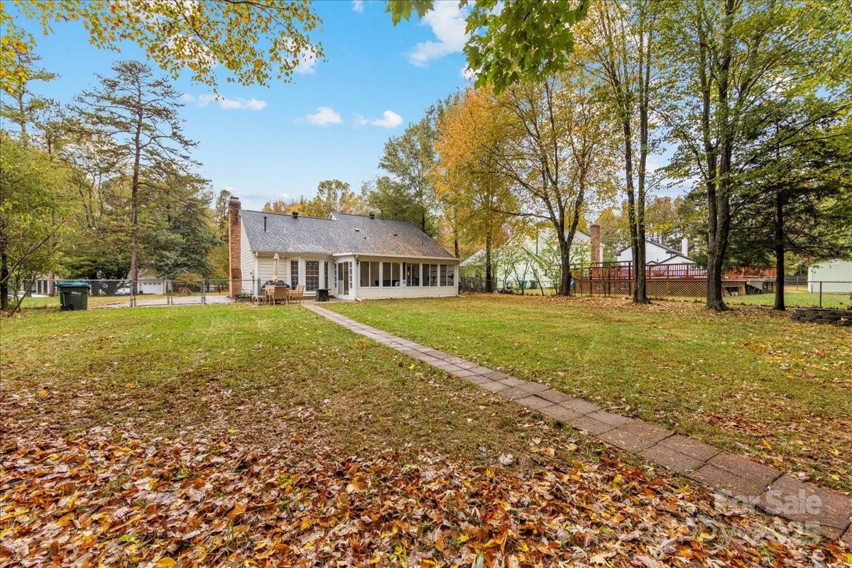 2526 Clearkirk Court Matthews, NC 28105 - Photo 41 of 47