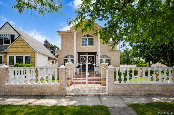 $1,888,000 | 265-04 79th Avenue | Floral Park