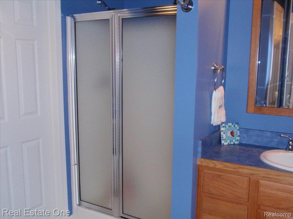 5126 West Harvard Road Clarkston, MI 48348 - Photo 19 of 25 Bathroom in basement