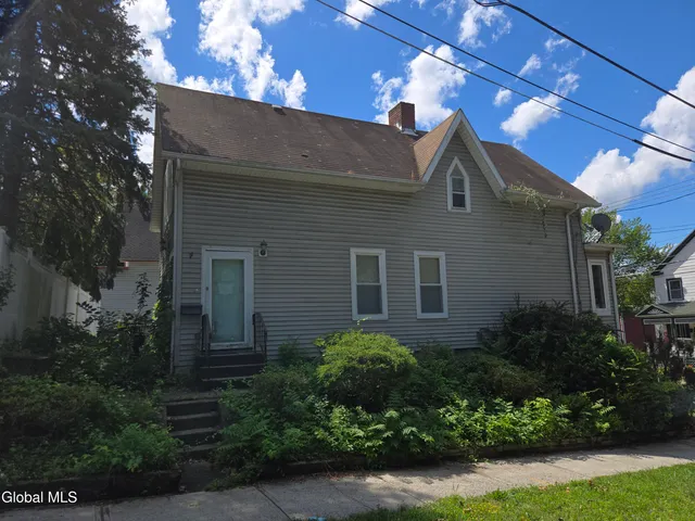 $179,900 | 1644 1st Street, Rensselaer, NY 12144
