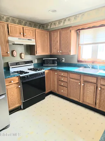 $179,900 | 1644 1st Street, Rensselaer, NY 12144