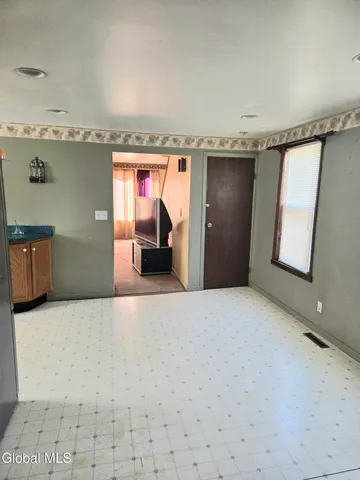 $179,900 | 1644 1st Street, Rensselaer, NY 12144