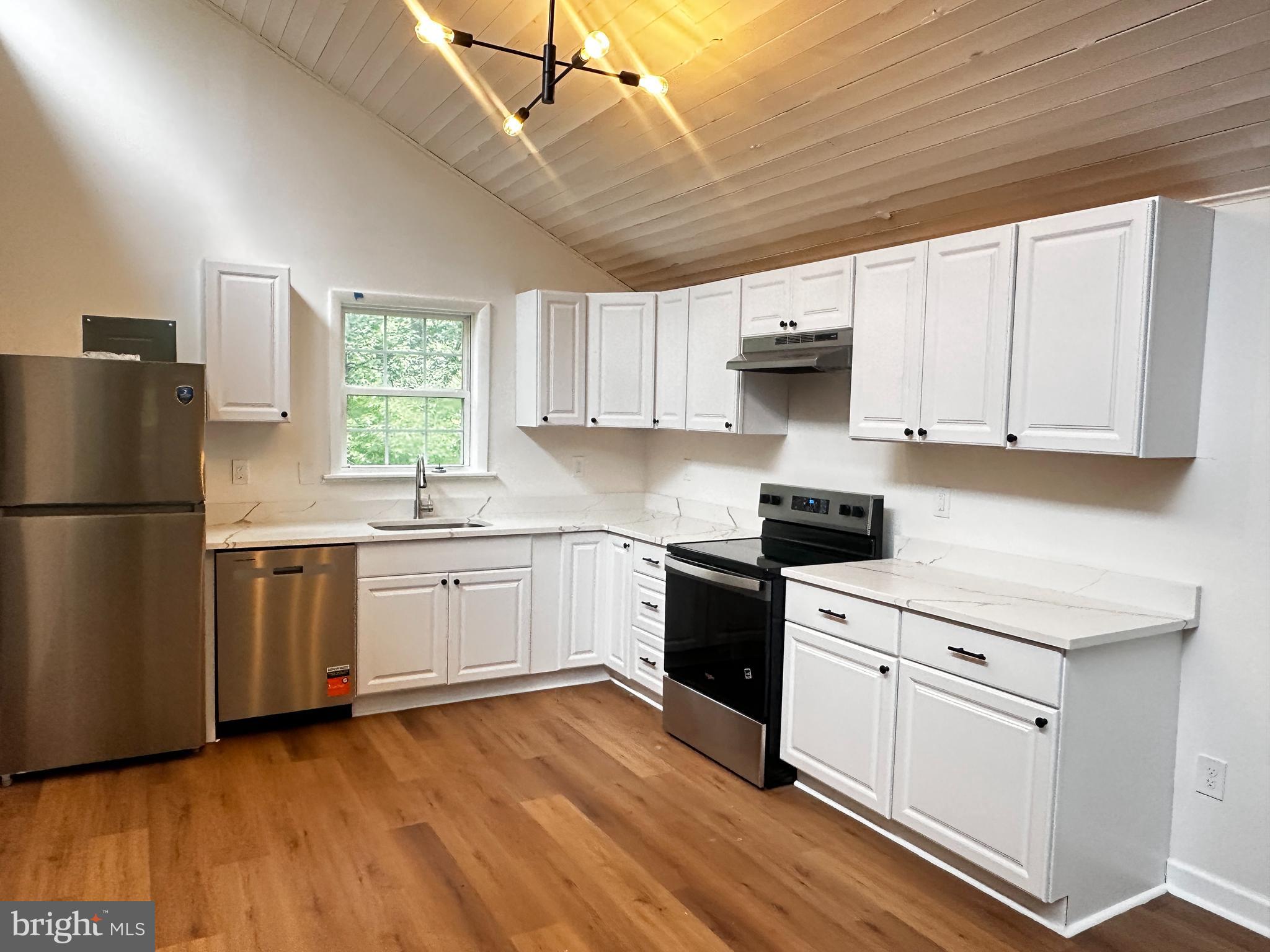 131 Pot Luck Road Hedgesville, WV 25427 - Photo 2 of 17 Gallery Image 2