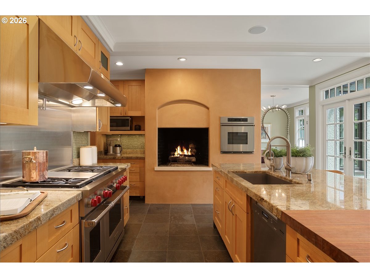 4121 Southwest Arthur Way Portland, OR 97221 - Photo 14 of 48