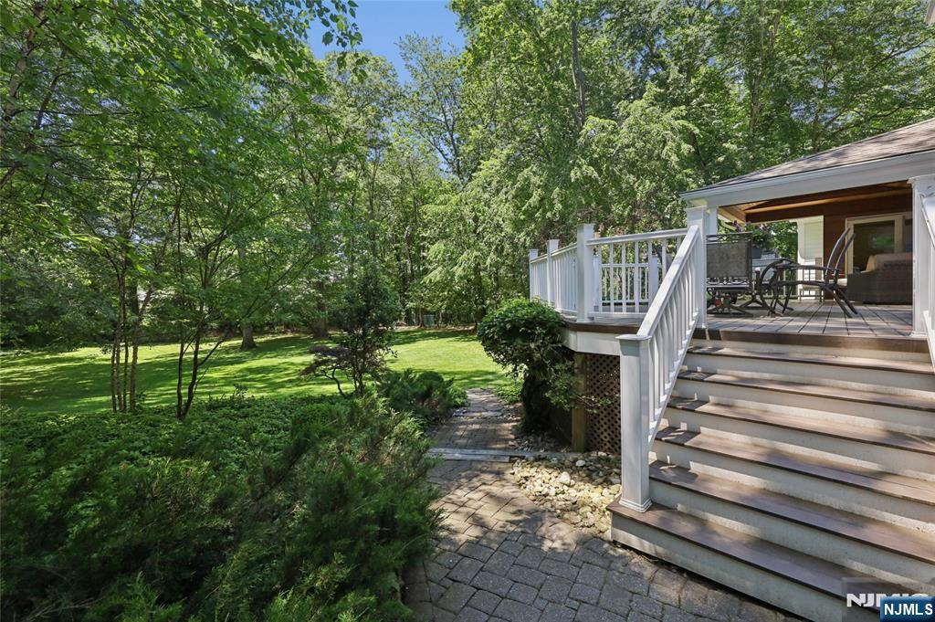 27 Duane Lane Demarest, NJ 07627 - Photo 4 of 47