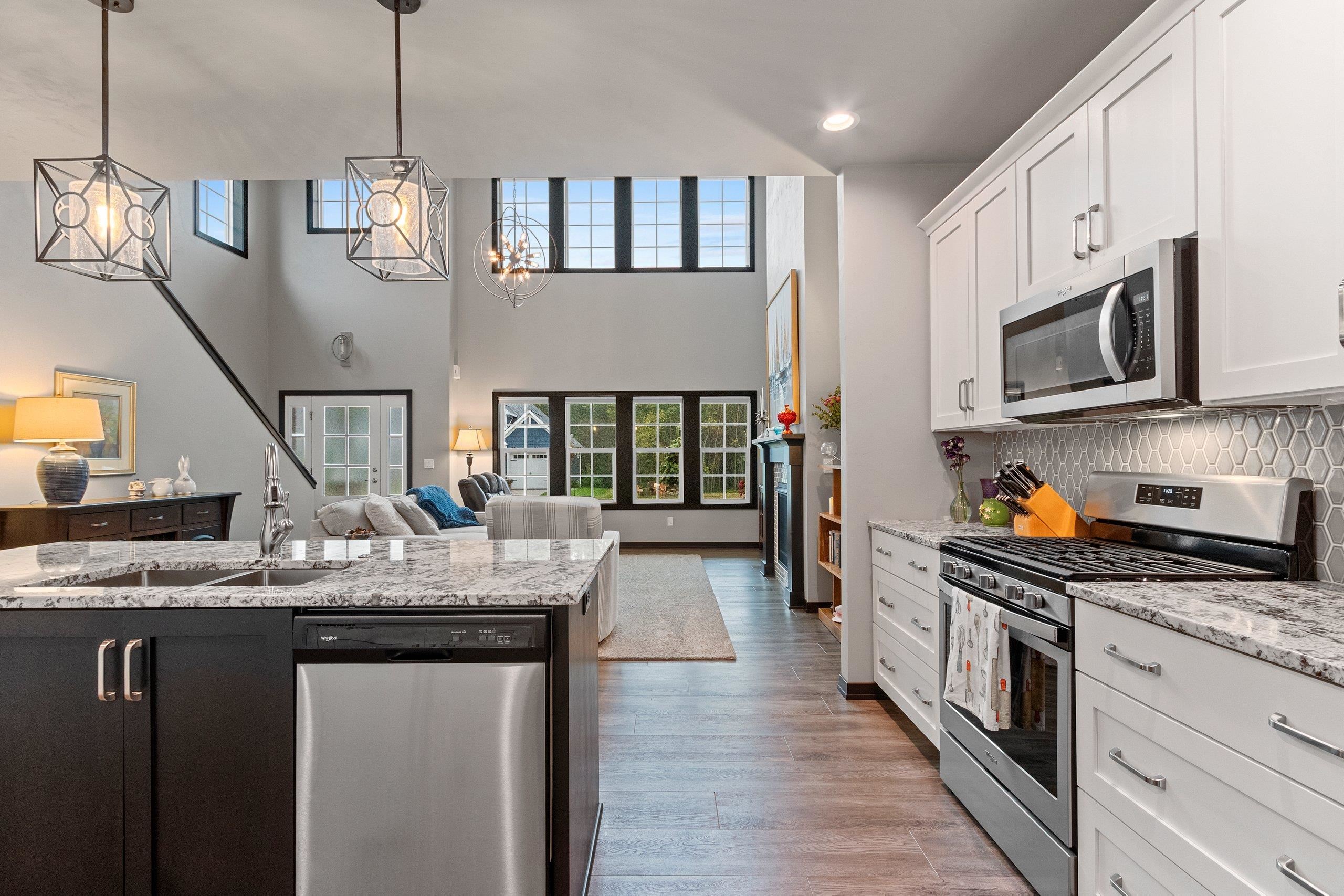 664 Olive Tree Drive Green Bay, WI 54313 - Photo 11 of 37