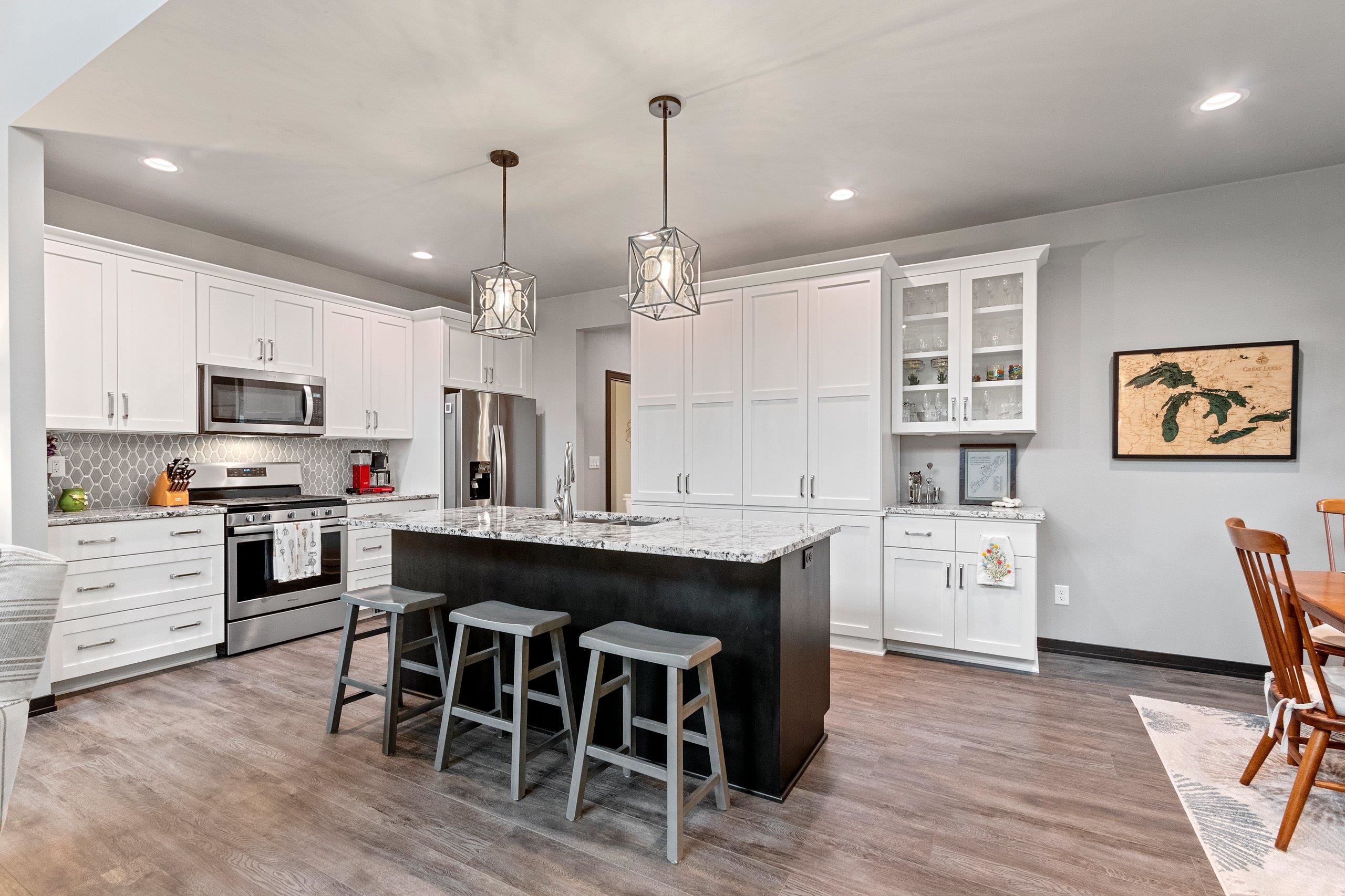 664 Olive Tree Drive Green Bay, WI 54313 - Photo 12 of 37