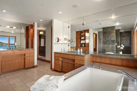 $11,650,000 | 9626 Southeast 34th Street, Mercer Island, WA 98040