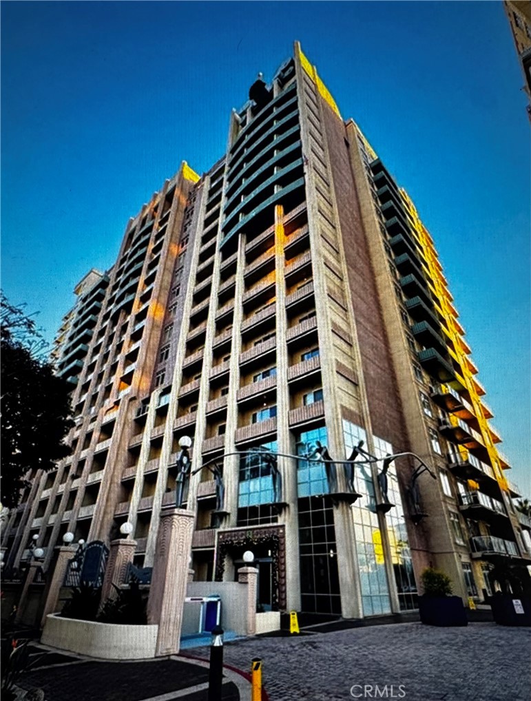 488 East Ocean Boulevard, Unit 418 Long Beach, CA 90802 - Photo 27 of 29 a front view of a building