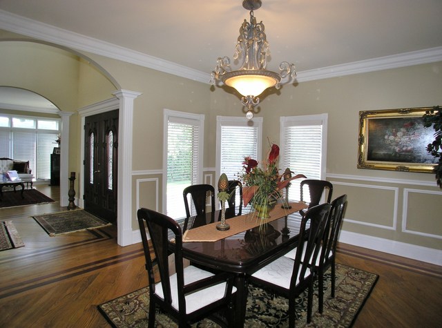 611 Greendale Road Glenview, IL 60025 - Photo 5 of 25 a view of a dining room with furniture and wooden floor
