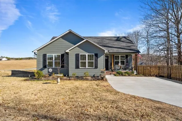 $285,000 | 472 Watford Road, Thomasville, NC 27360