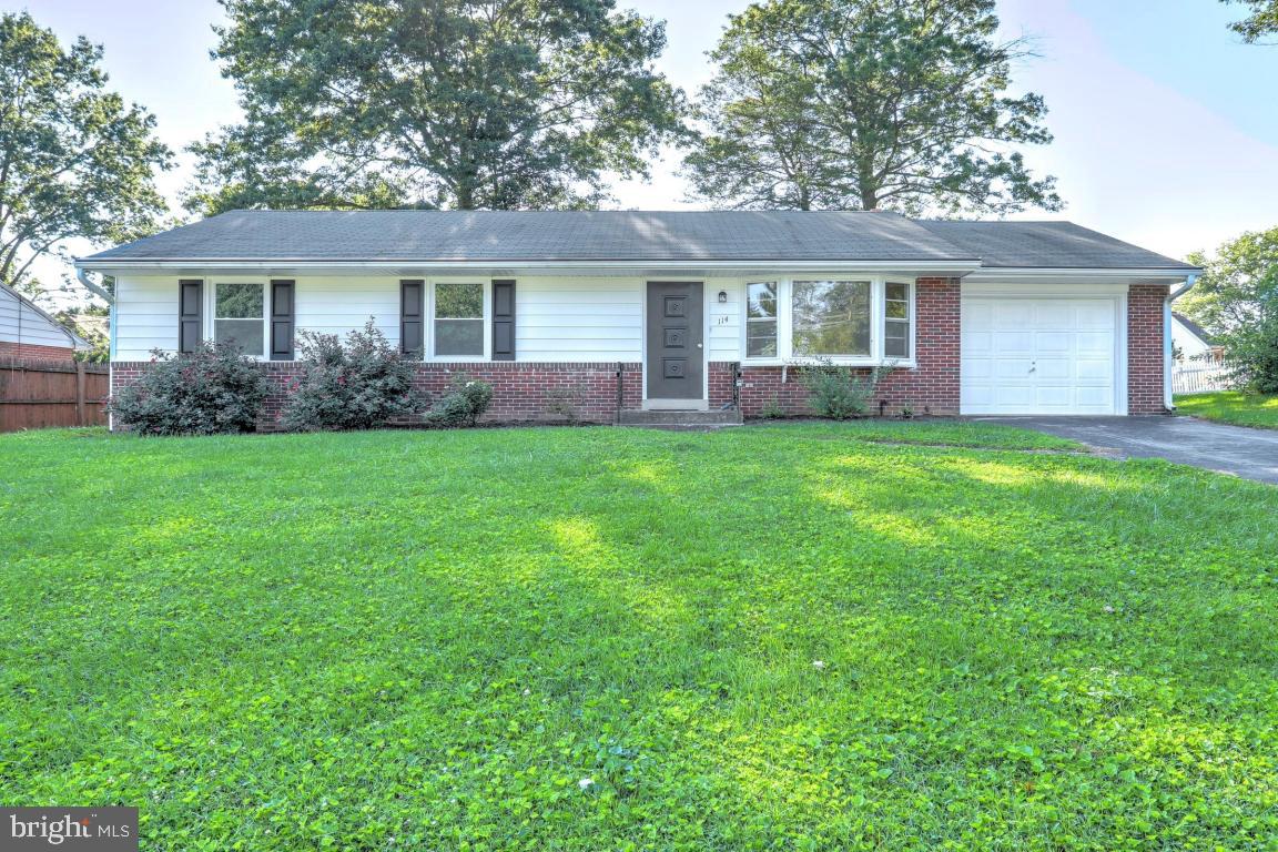 114 Wellington Road Lancaster, PA 17603 - Photo 1 of 28 Gallery Image 1