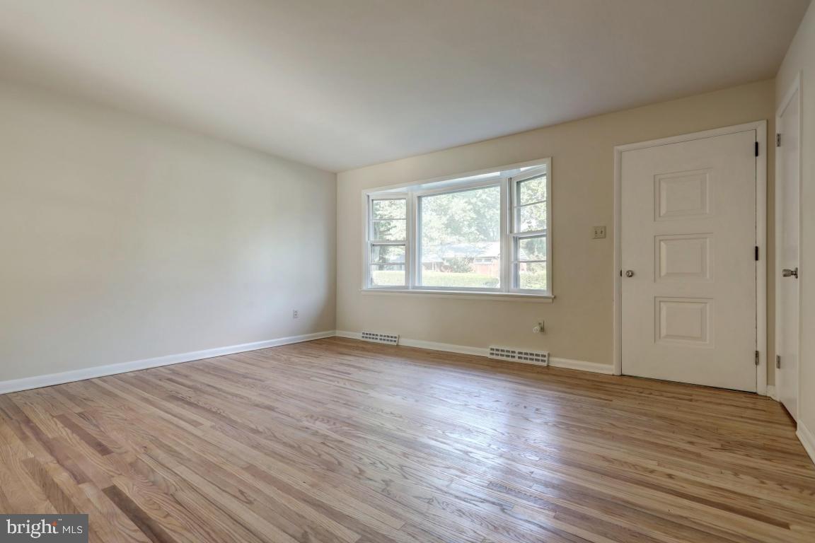 114 Wellington Road Lancaster, PA 17603 - Photo 3 of 28 Gallery Image 3