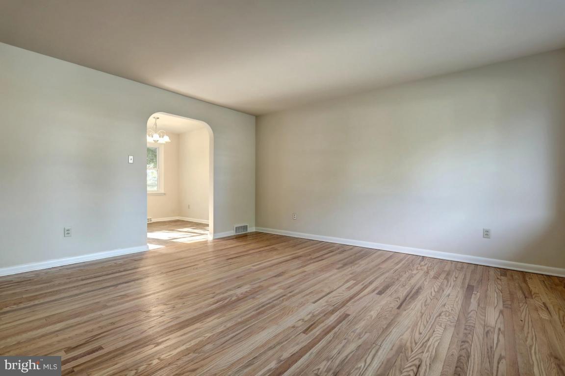 114 Wellington Road Lancaster, PA 17603 - Photo 5 of 28 Gallery Image 5