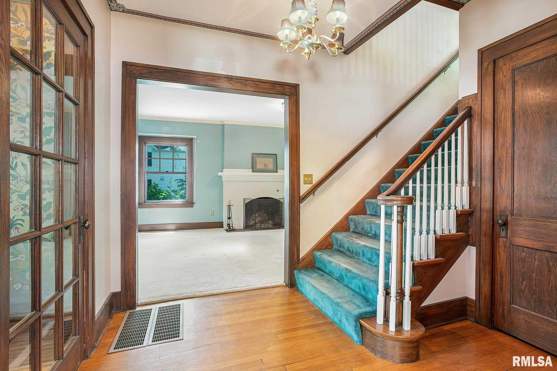 148 Forest Road Davenport, IA 52803 - Photo 8 of 44 Gallery Image 8