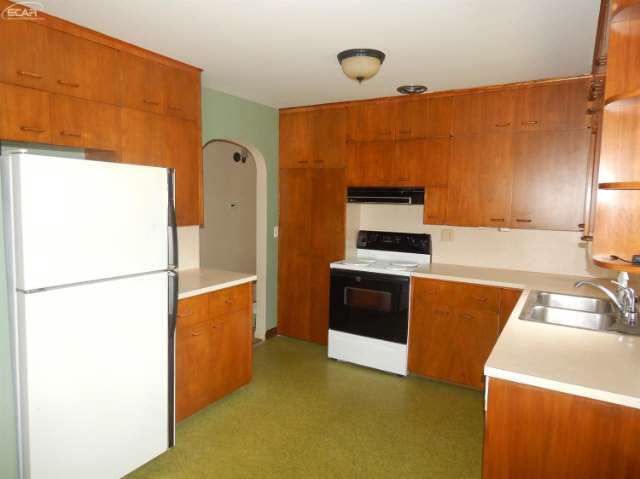 5129 Duffield Road Flushing, MI 48433 - Photo 7 of 32 21214678-6.JPG