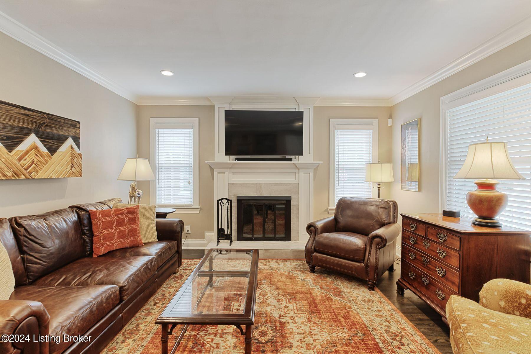 411 Iola Road Louisville, KY 40207 - Photo 6 of 40 photo_online_006