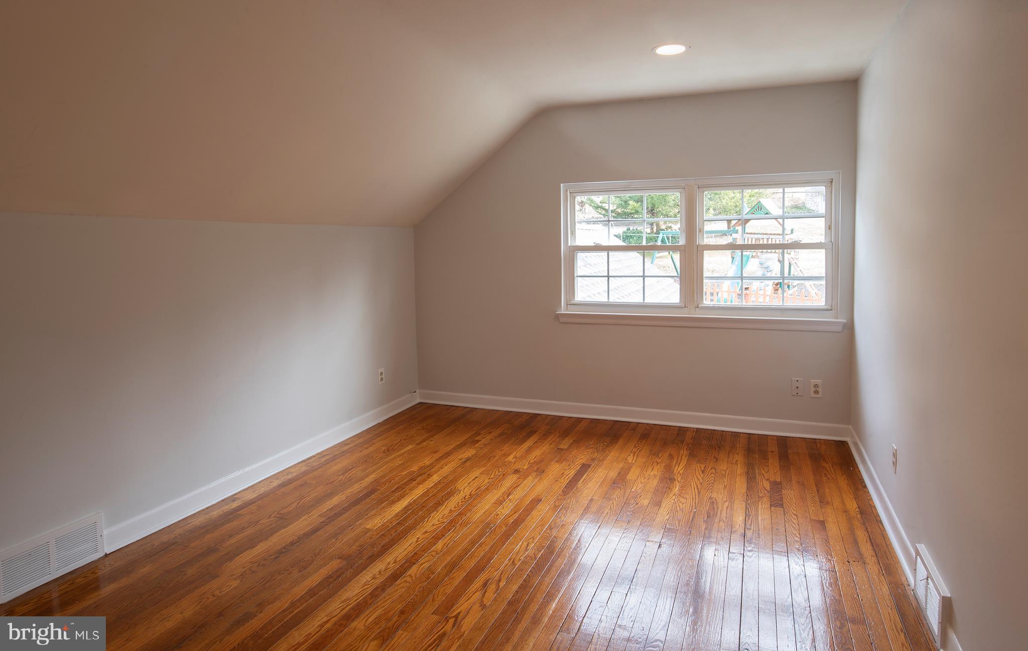 717 Woodfield Road Villanova, PA 19085 - Photo 22 of 32 Second floor 5th bedroom