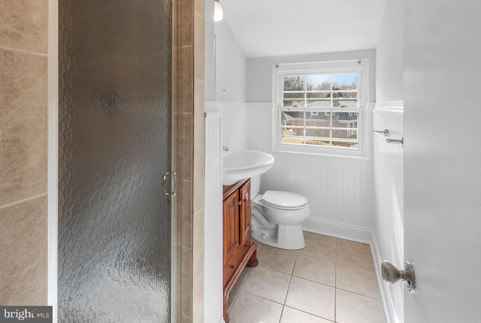 717 Woodfield Road Villanova, PA 19085 - Photo 23 of 32 Second floor full bathroom