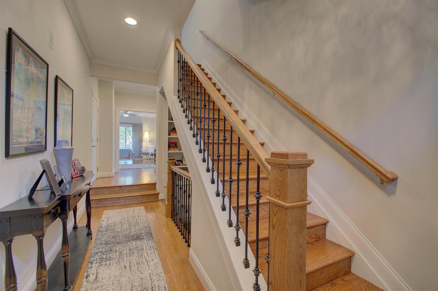 421 Boal Street Cincinnati, OH 45202 - Photo 5 of 44