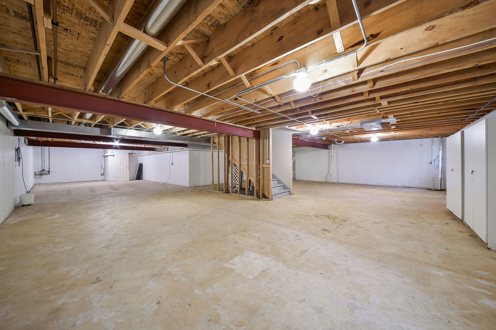 325 Delnor Glen Drive, Unit 325 St. Charles, IL 60174 - Photo 18 of 19 a view of an empty room