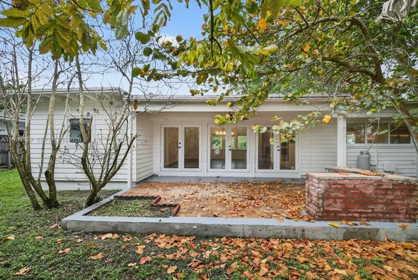front view of house with a yard