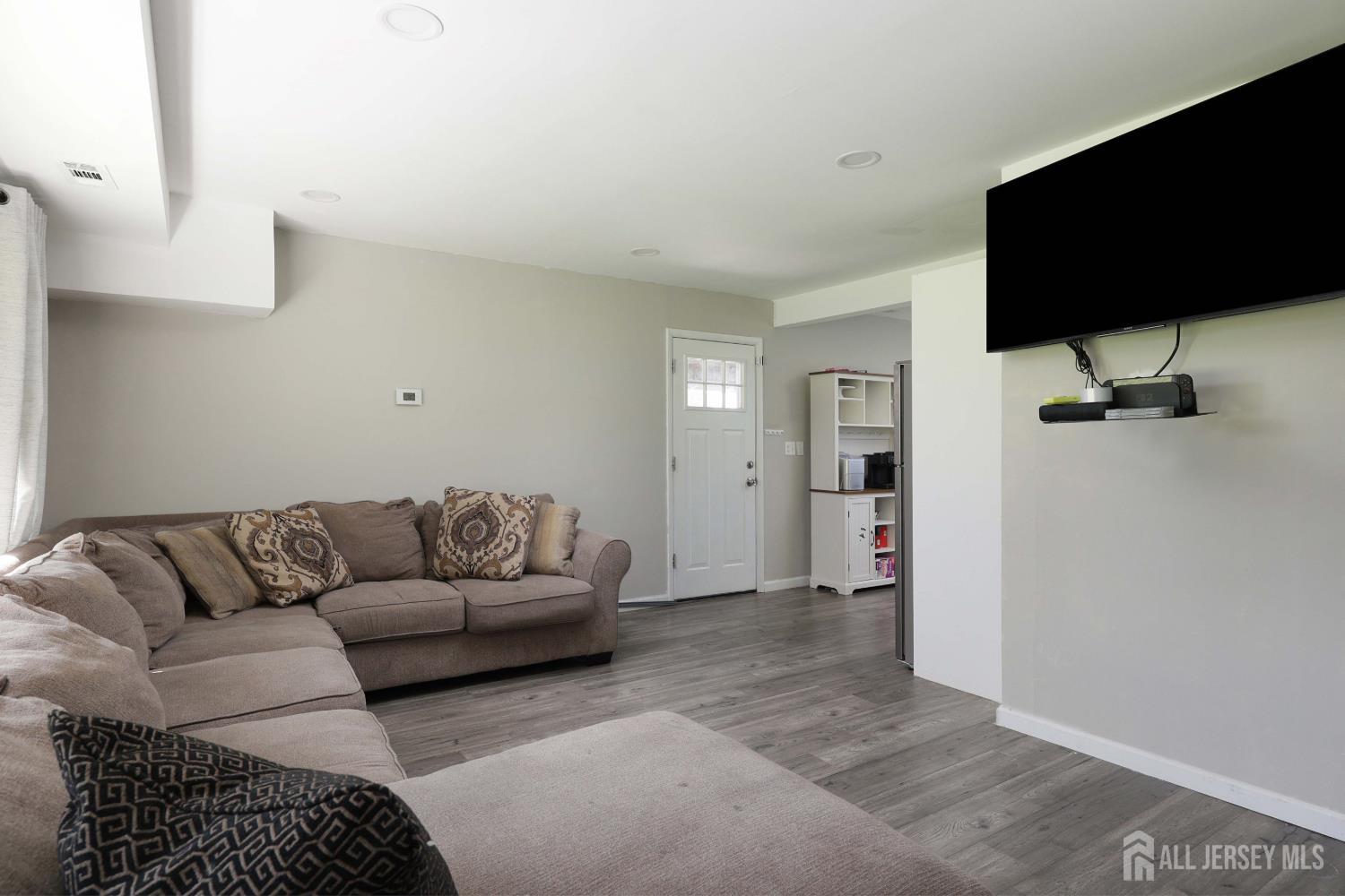 33 Pine Tree Road Old Bridge, NJ 08857 - Photo 13 of 28