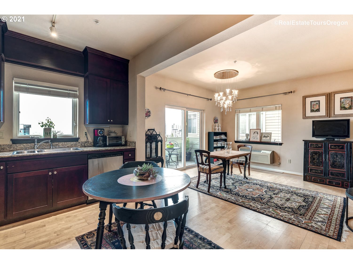 1630 Southwest Montgomery Street, Unit G Portland, OR 97201 - Photo 3 of 24