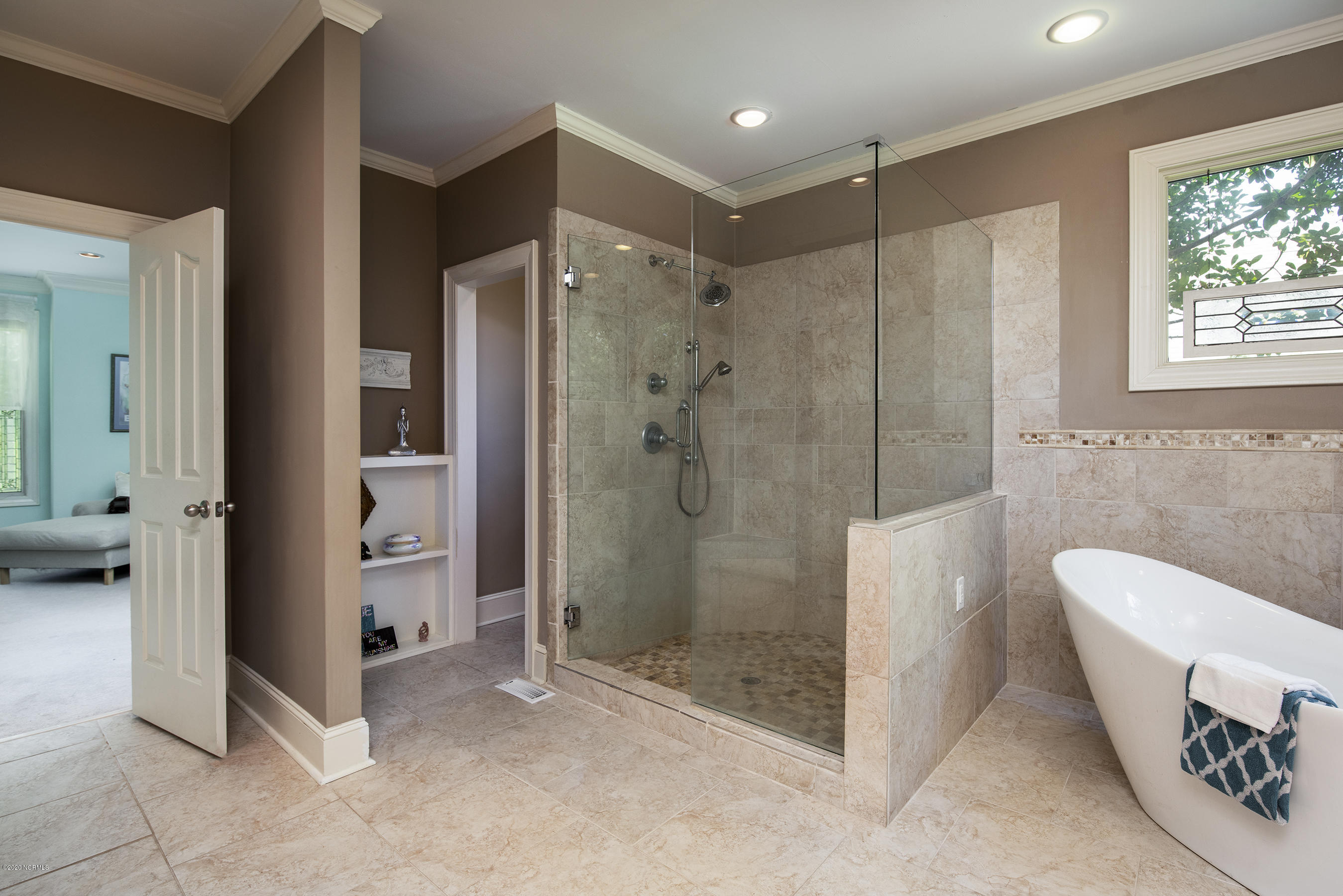 202 Castle Ridge Road New Bern, NC 28562 - Photo 20 of 72 Master Custom Tile Walk-In Shower