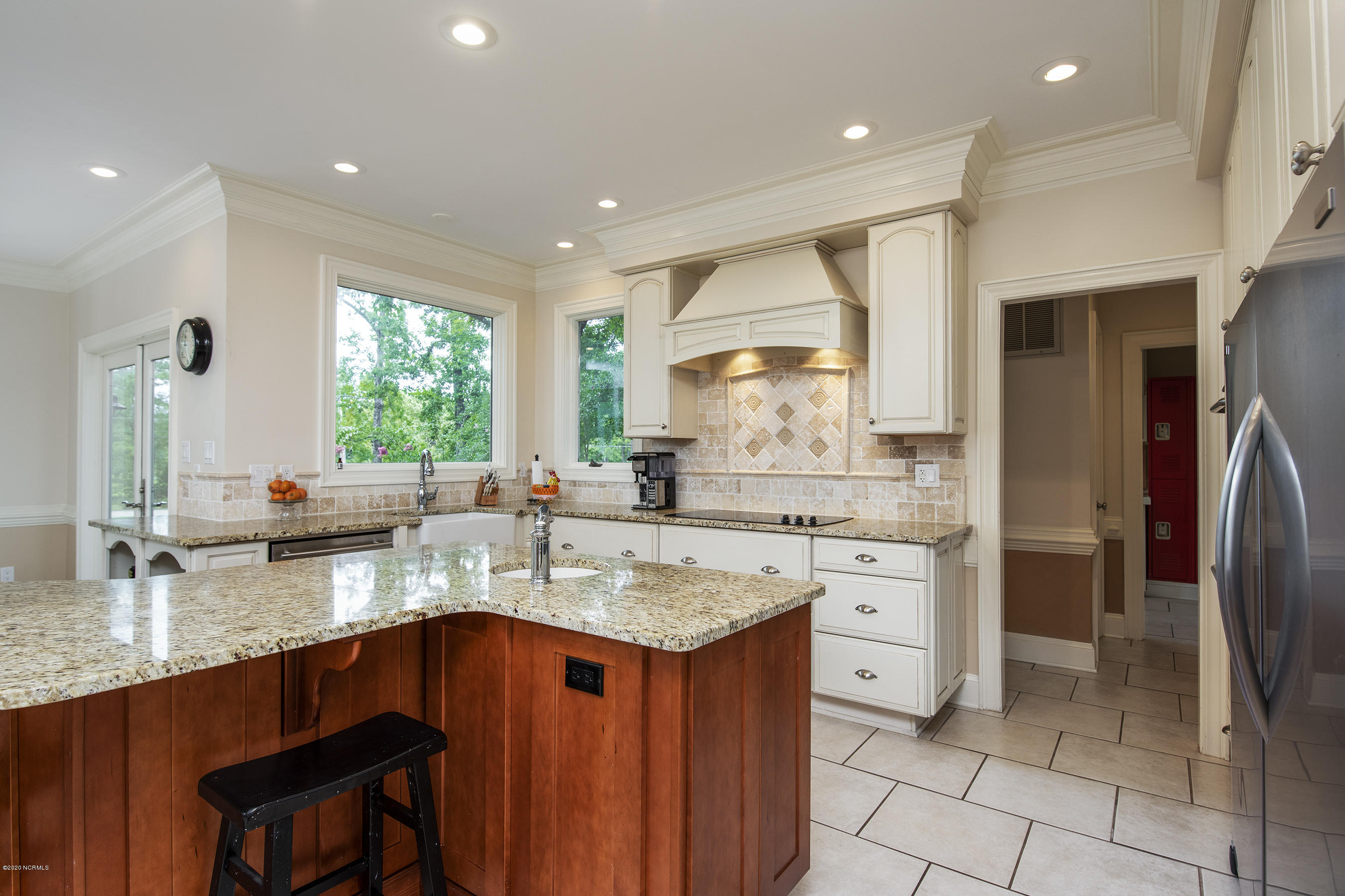 202 Castle Ridge Road New Bern, NC 28562 - Photo 3 of 72 Gorgeous Top of the Line Kitchen