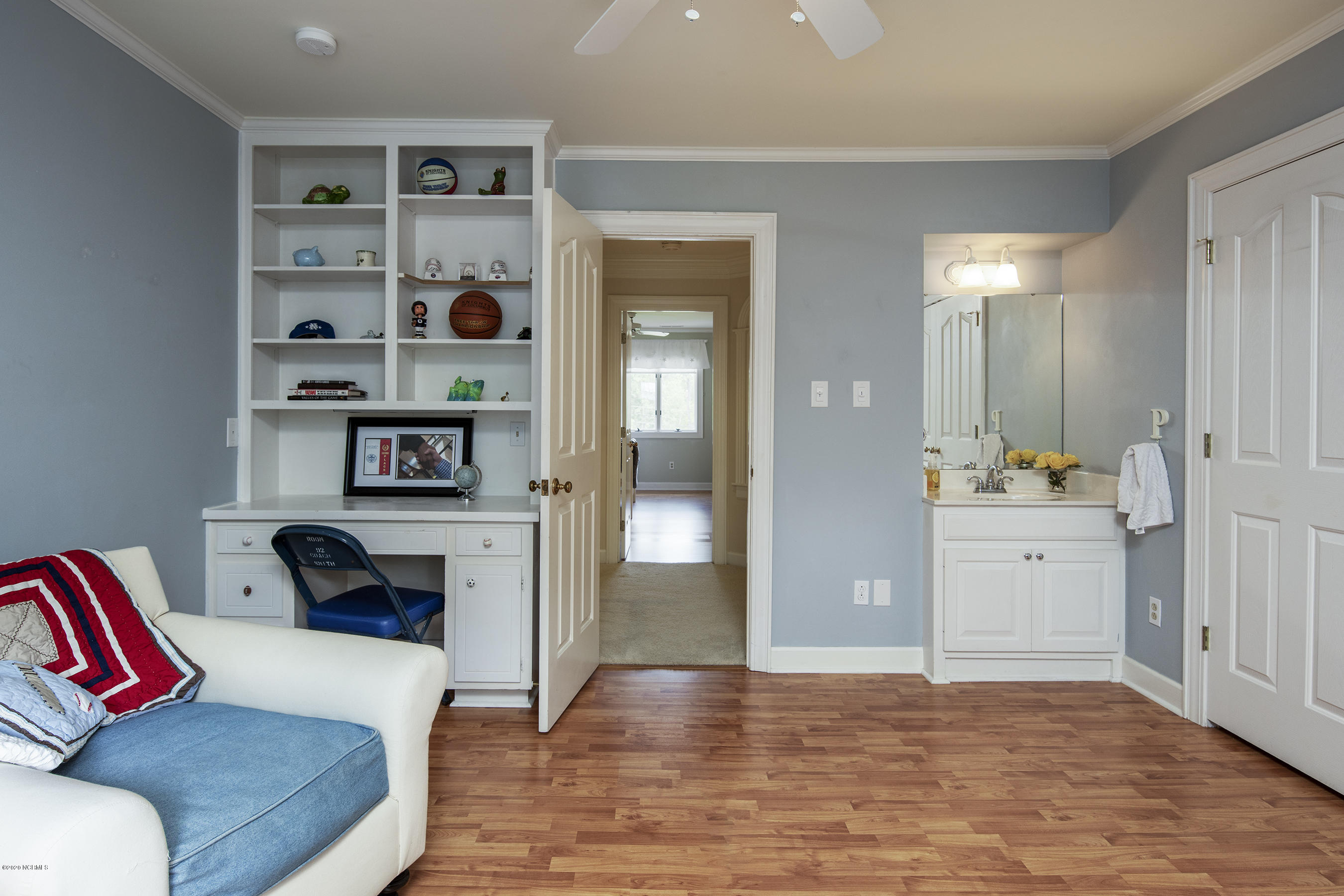 202 Castle Ridge Road New Bern, NC 28562 - Photo 34 of 72 Bedroom 3 With Built in Desk