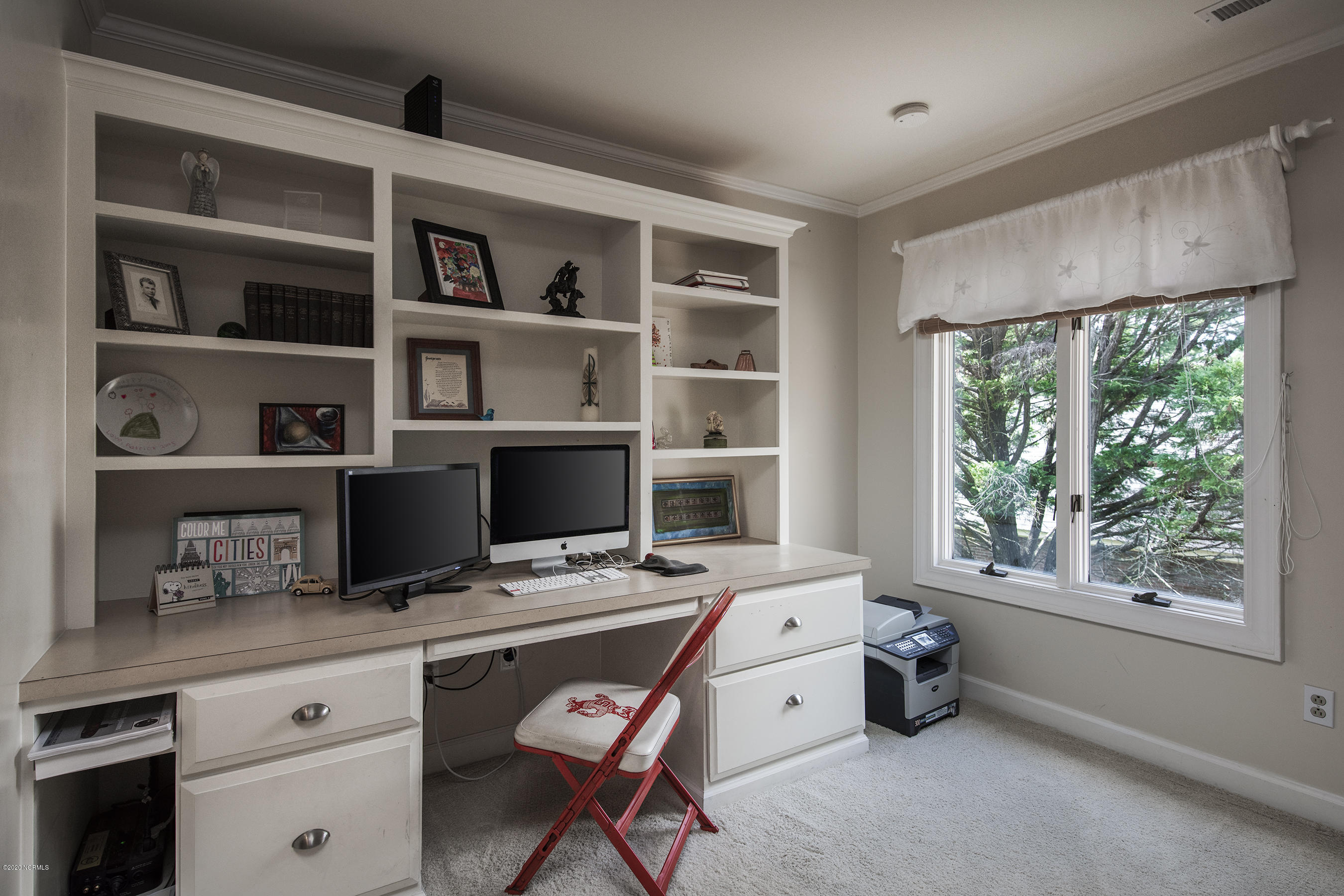 202 Castle Ridge Road New Bern, NC 28562 - Photo 43 of 72 Bedroom 4 Built ins/Desk