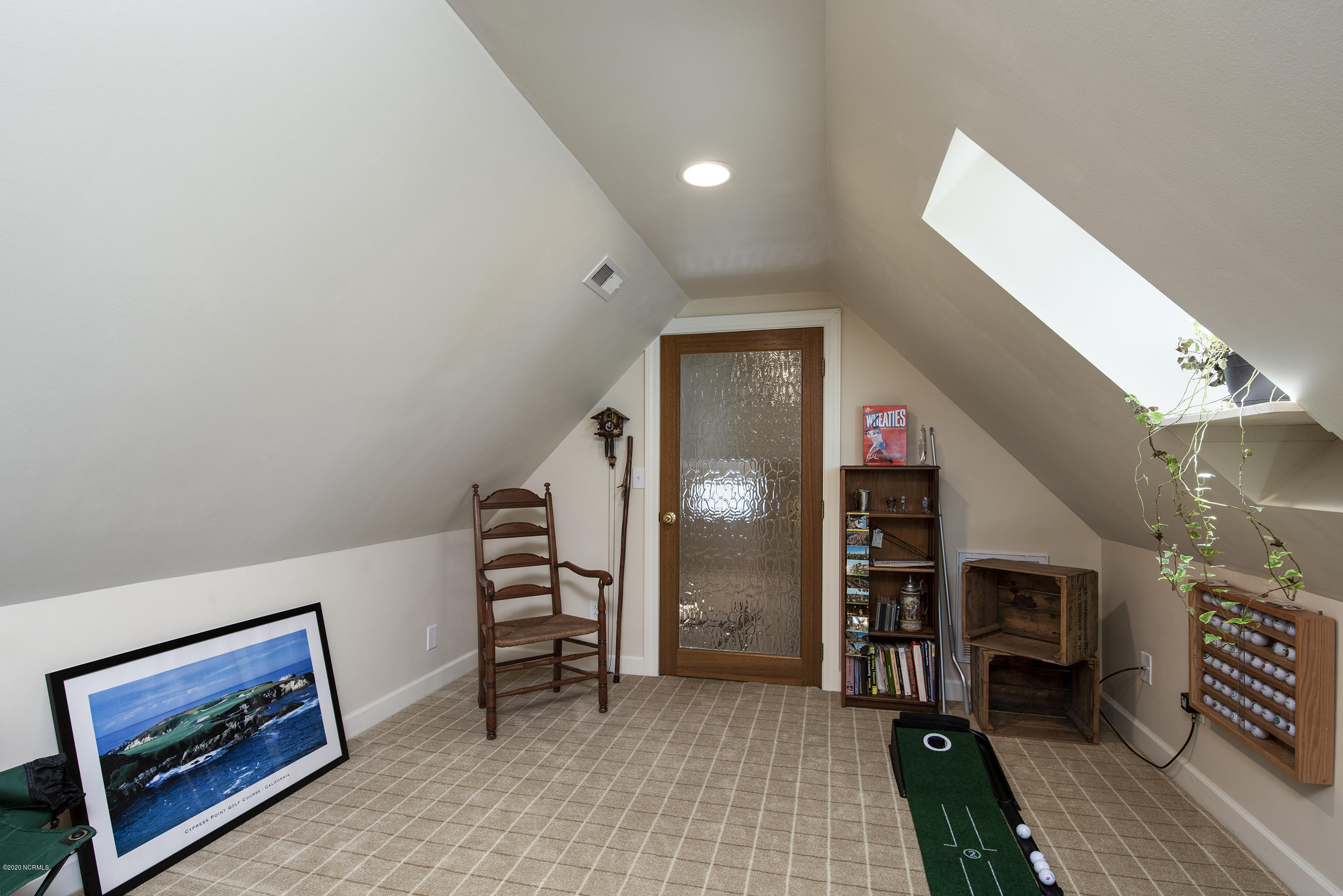 202 Castle Ridge Road New Bern, NC 28562 - Photo 45 of 72 Built in Desk