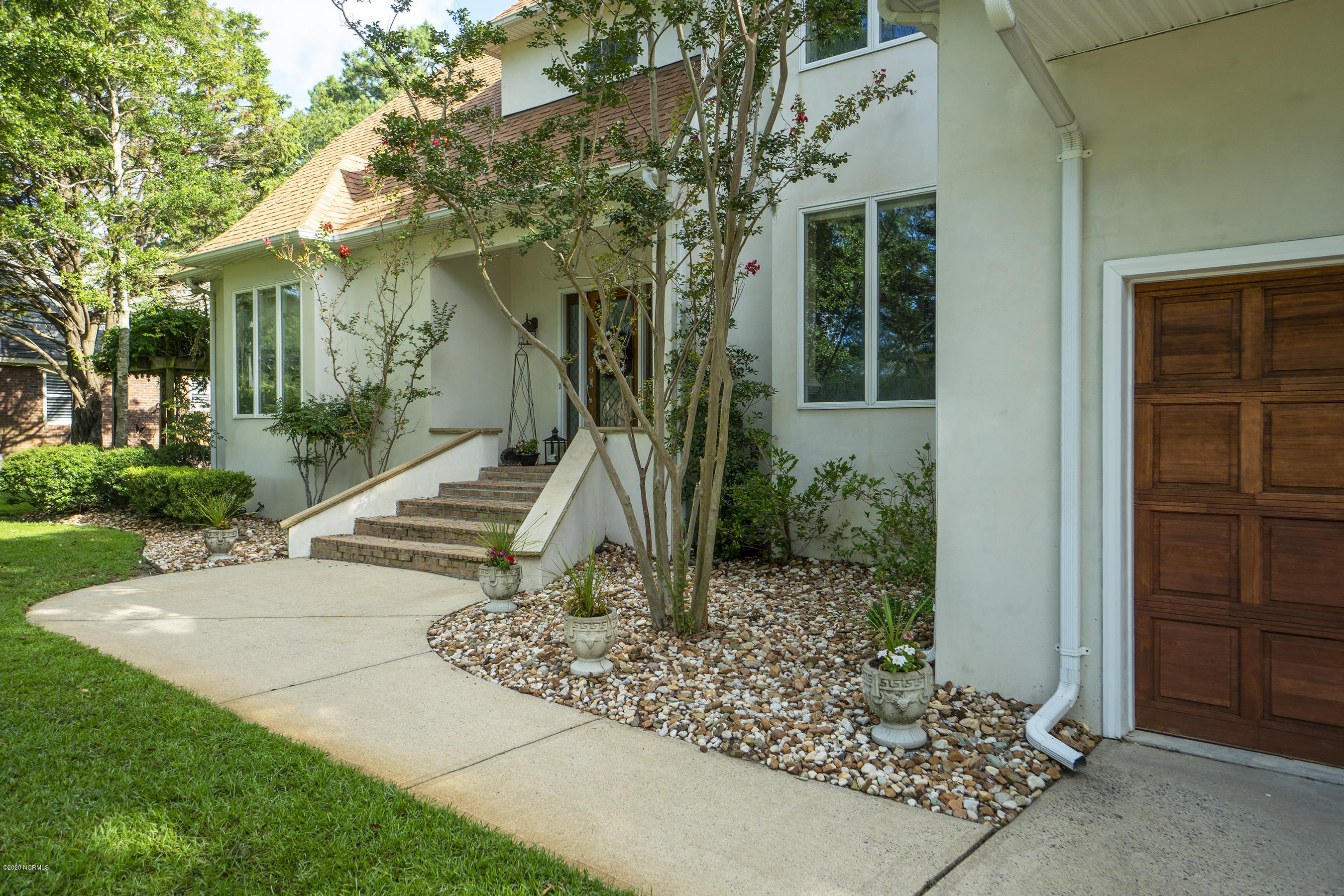 202 Castle Ridge Road New Bern, NC 28562 - Photo 47 of 72 Walkway to Flagstone Steps