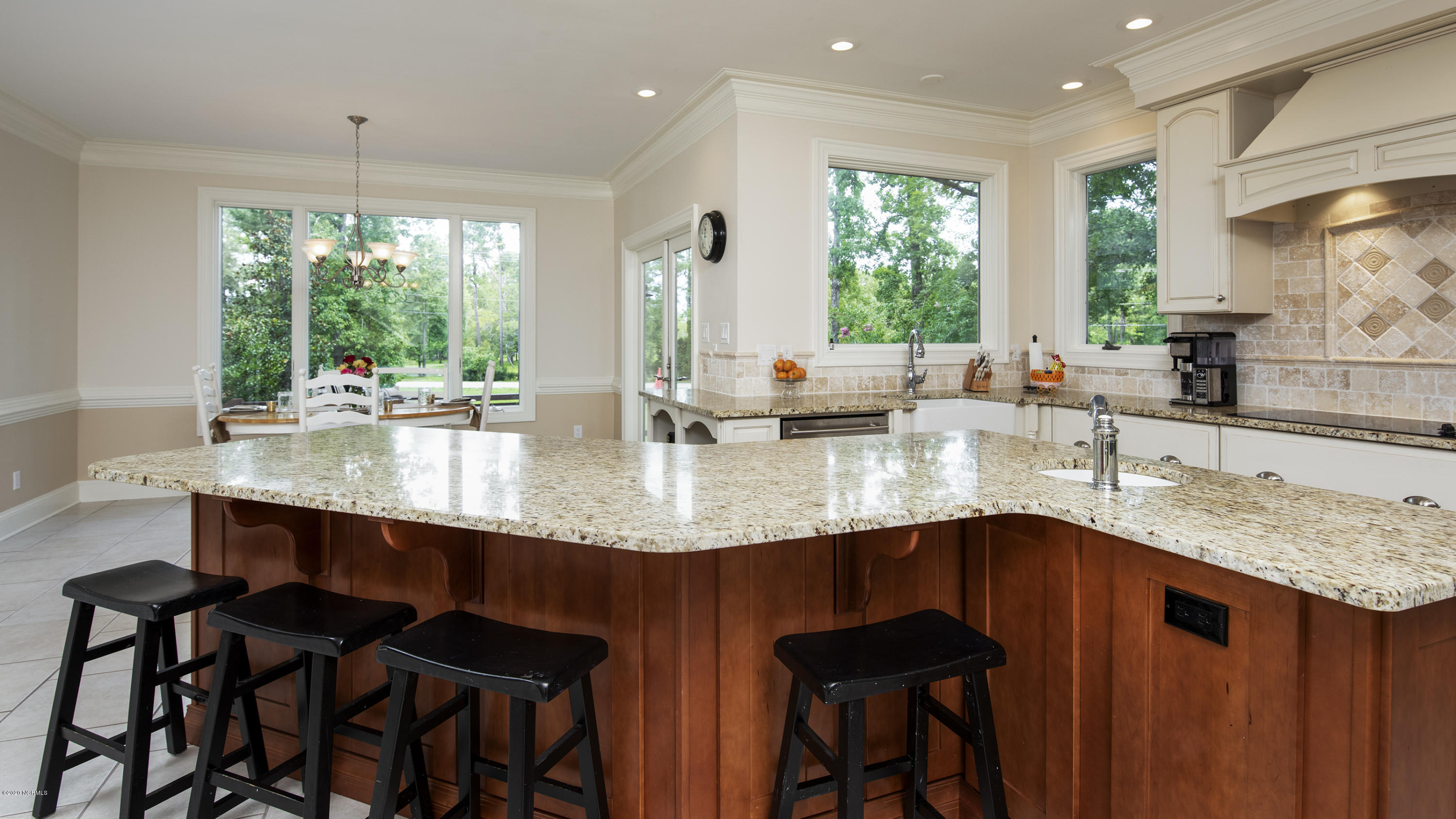 202 Castle Ridge Road New Bern, NC 28562 - Photo 5 of 72 Island