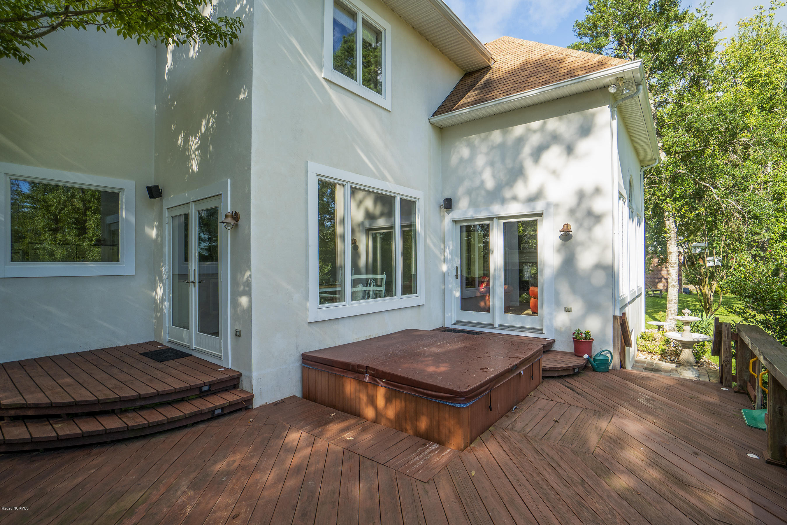202 Castle Ridge Road New Bern, NC 28562 - Photo 57 of 72 Hot Tub for 8!