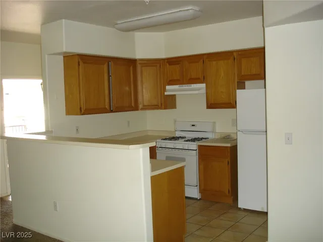 $1,700 | 7139 South Durango Drive, Unit 305, Las Vegas, NV 89113