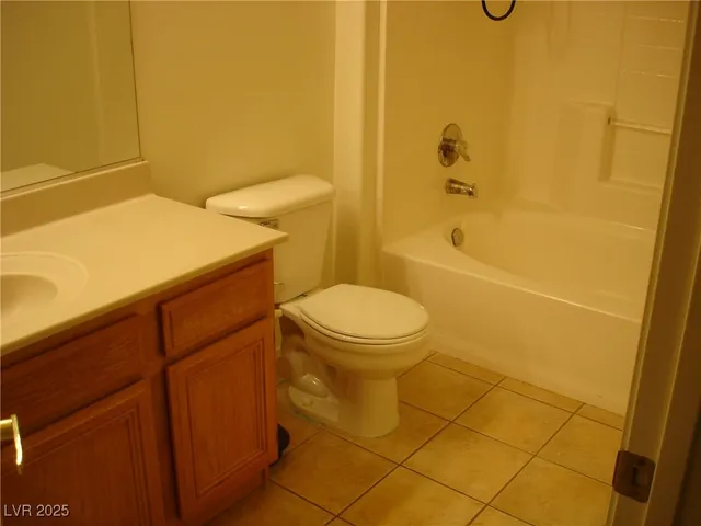 $1,700 | 7139 South Durango Drive, Unit 305, Las Vegas, NV 89113