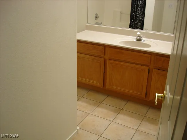 $1,700 | 7139 South Durango Drive, Unit 305, Las Vegas, NV 89113