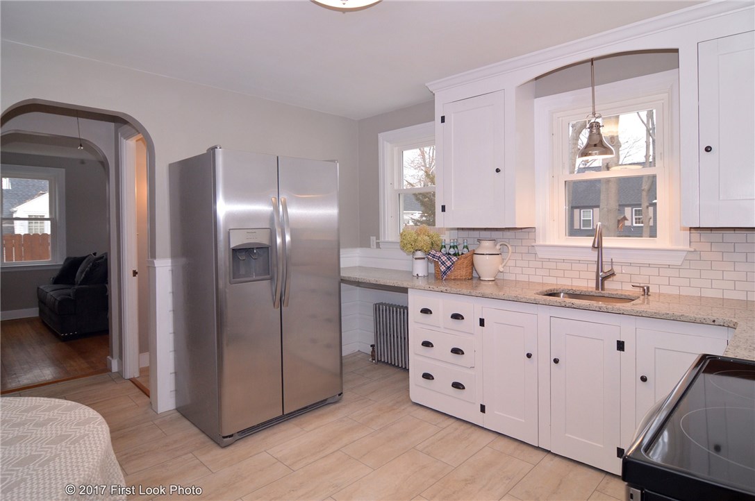 111 Community Road Warwick, RI 02889 - Photo 10 of 35